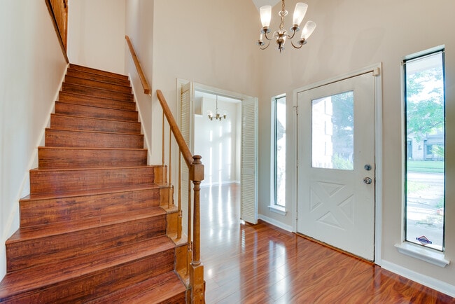 Building Photo - 15114 Mira Vista Dr