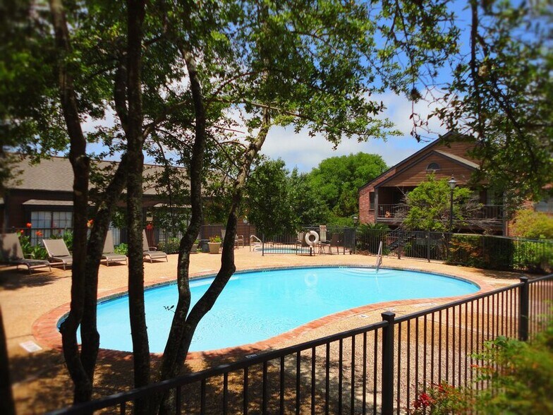 Building Photo - 6027 Wood Pass