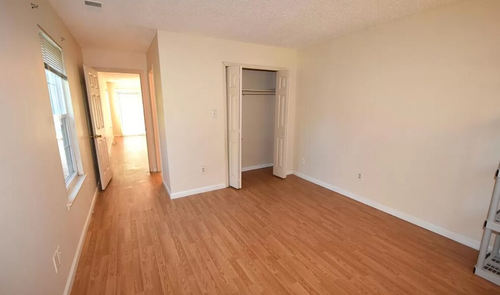 Building Photo - 57 Tanglewood Ct