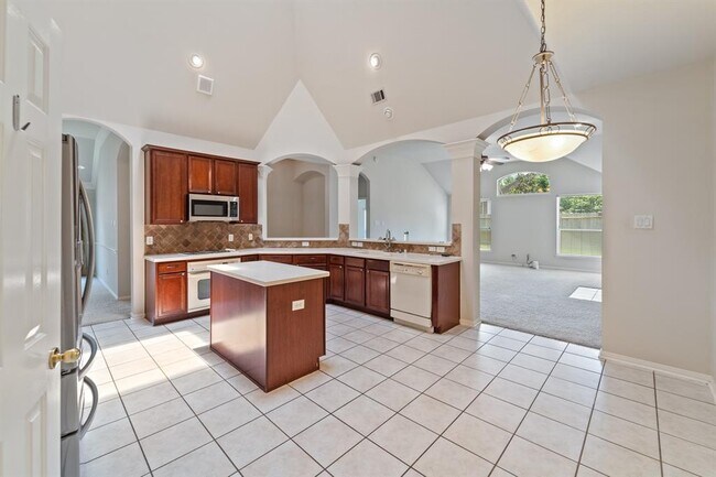 Building Photo - 13738 Sherburn Manor Dr