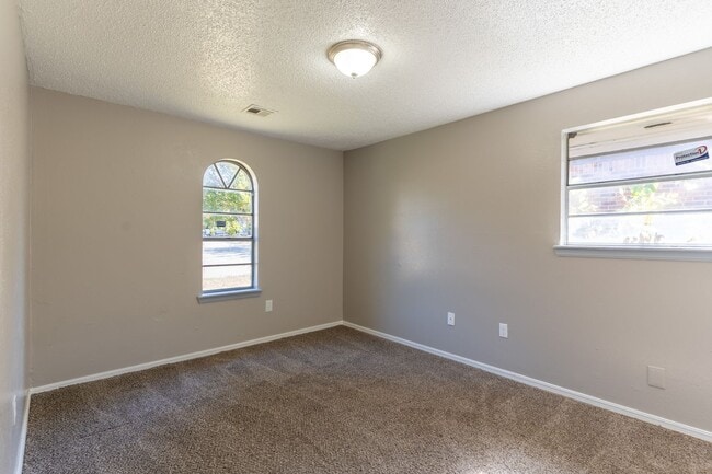 Building Photo - 1521 Marydale Ave