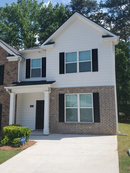 Exterior - Front Elevation - 4277 Arcadia Dr