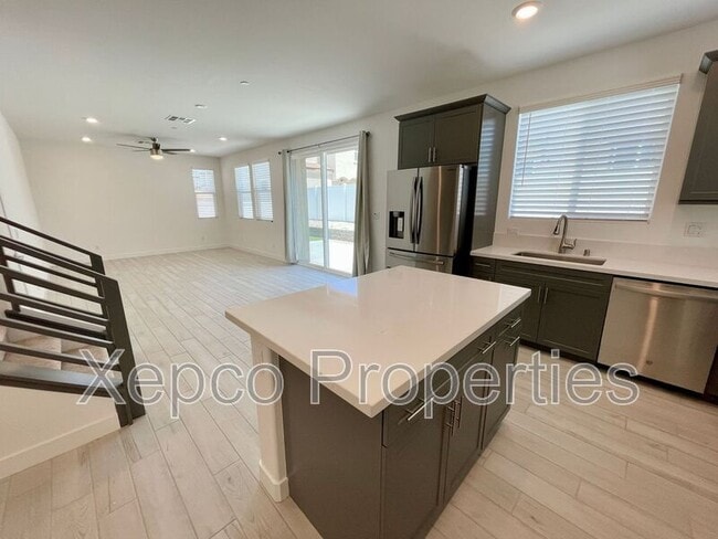 Building Photo - 41425 Penn Dr
