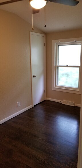Building Photo - 202 Brookside Dr