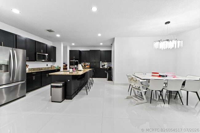Building Photo - 7461 Moonrise Dr