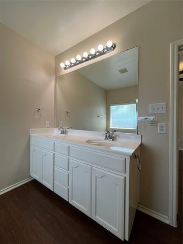 Building Photo - 5009 Royal Burgess Dr