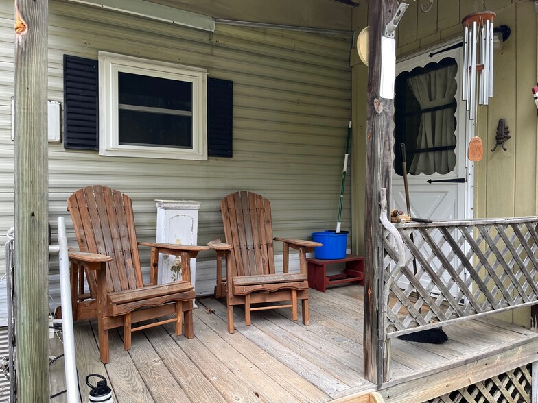 Front Porch - 103 May St