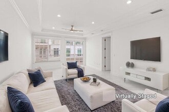 Building Photo - 47 SW Osceola St