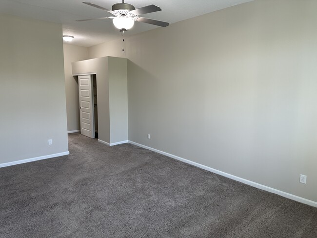 Building Photo - 3025 Lodge View Ct