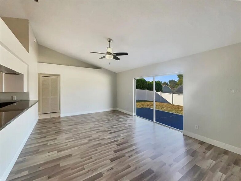 Building Photo - 441 Nevada Loop Rd