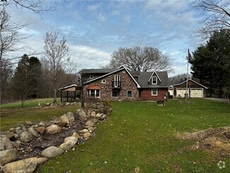Building Photo - 2071 Dewey Rd
