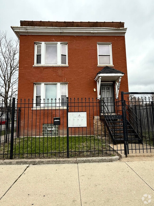 Building Photo - 417 S Karlov Ave
