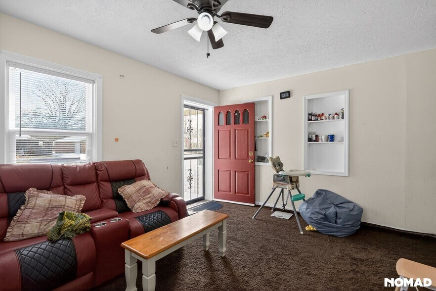 Building Photo - 1015 W Indian Trail