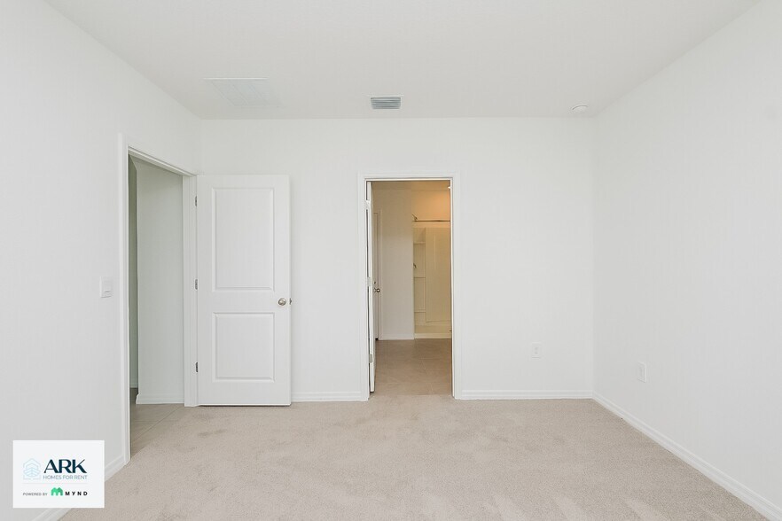 Building Photo - 17305 Reserva Dr