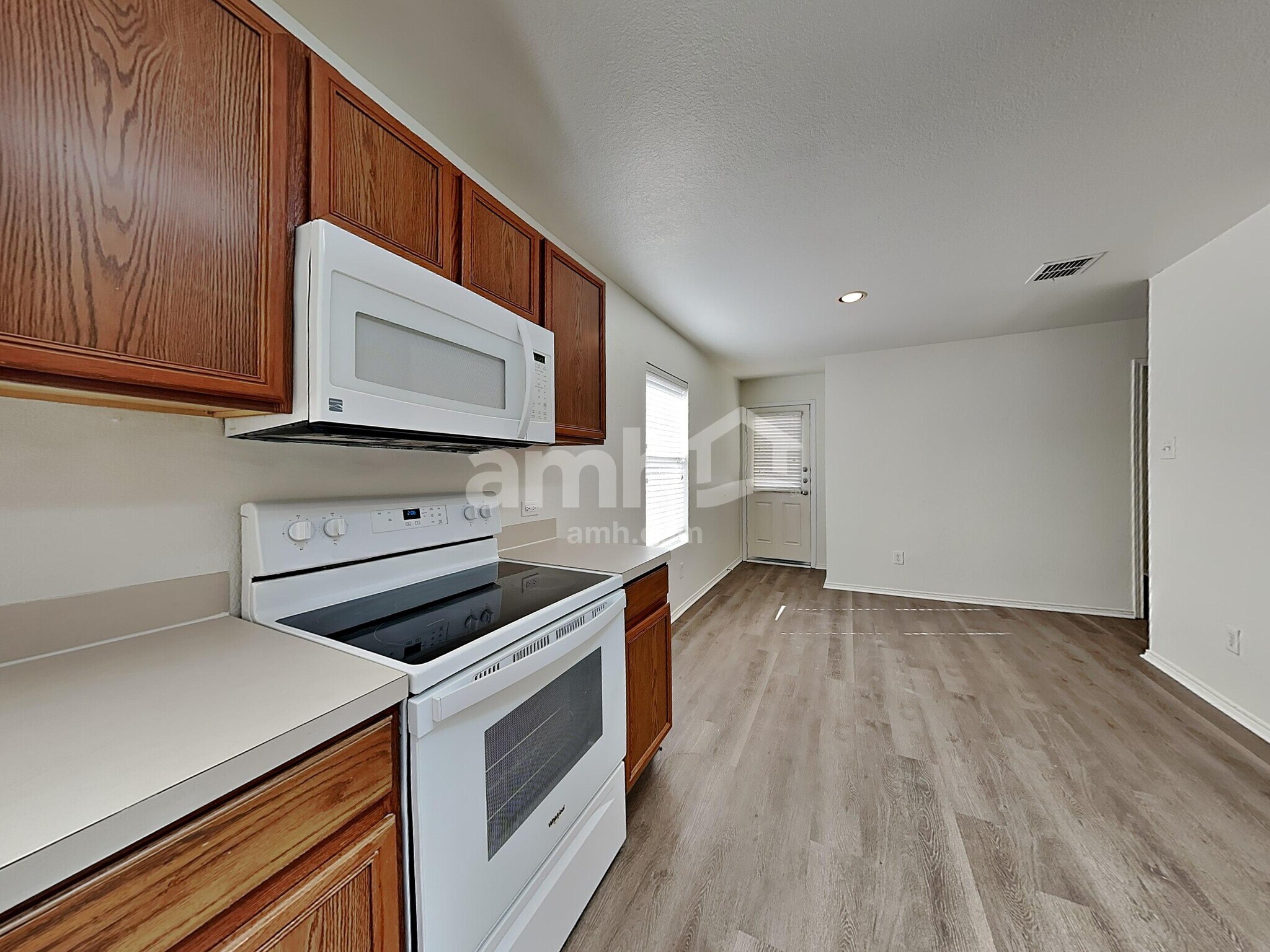 Building Photo - 1995 Kickapoo Trl