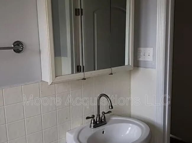 Building Photo - 2524 Loy Lake Rd