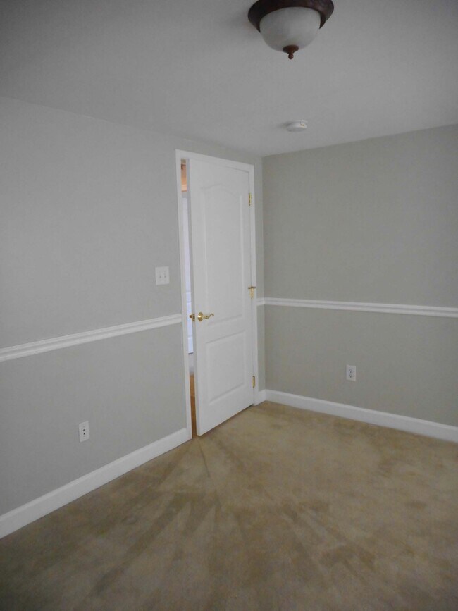 Building Photo - 608 Green St