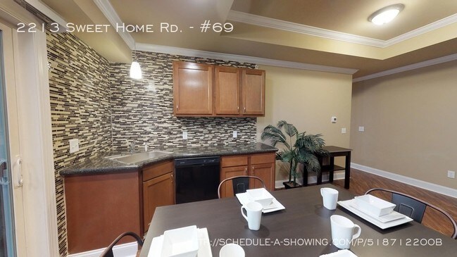 Building Photo - 2213 Sweet Home Rd