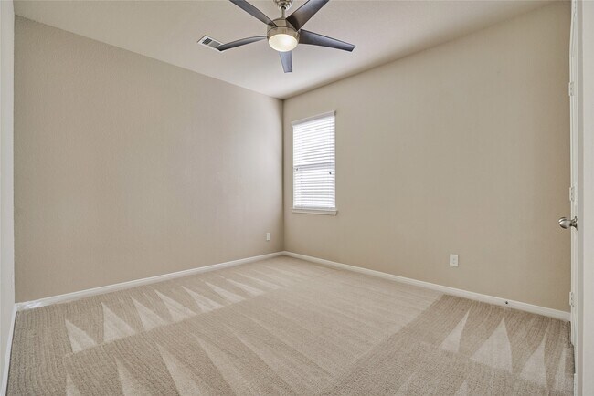 Building Photo - 8934 Alcina Dr