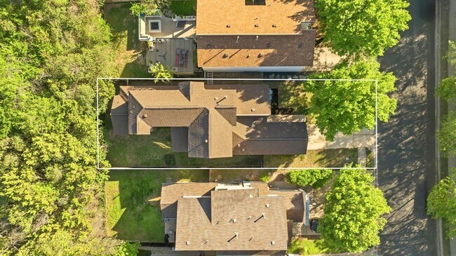 Building Photo - 2911 Corbin Ln