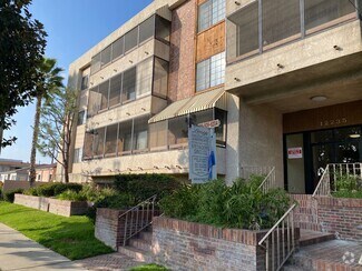 Building Photo - MOVE IN SPECIAL - Quiet Building, Prime Lo...