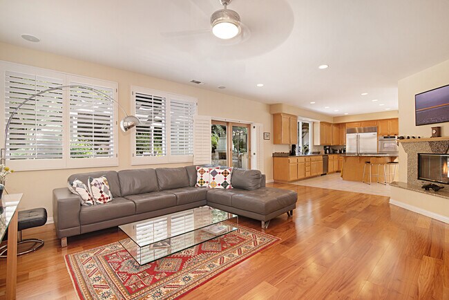 Building Photo - 14061 Mercado Dr