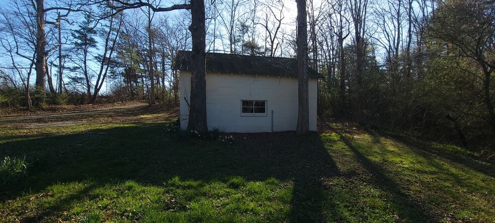 Building Photo - 8264 US-70