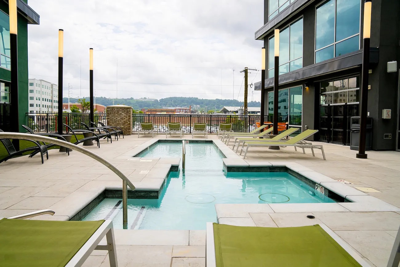 Building Photo - 302 13th St S