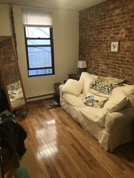 Building Photo - 227 Washington St