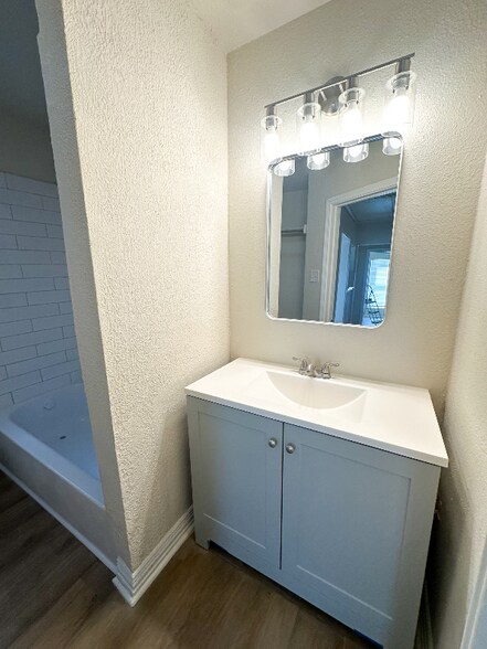 Building Photo - 311 W Malone Ave