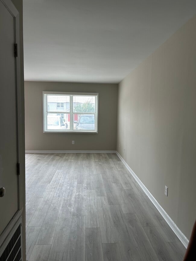 Building Photo - Shenandoah Townhomes