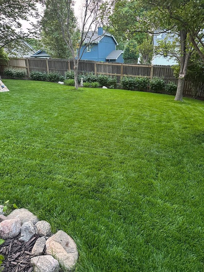 Building Photo - Beautifully Updated Pepperwood Three Bedroom!