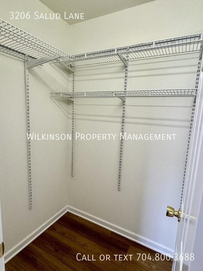 Building Photo - 3206 Salud Ln