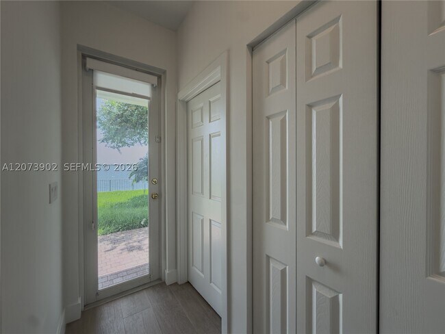 Building Photo - 5297 SW 183rd Ave