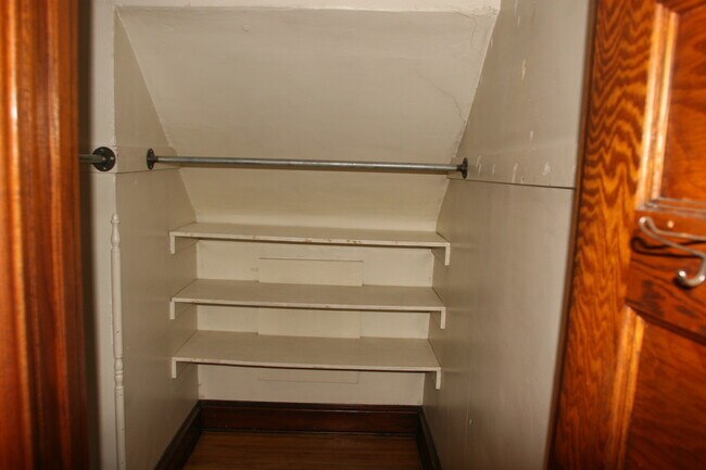 Building Photo - 1014 17th Ave SE