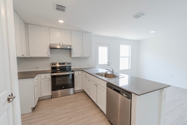 Building Photo - 1131 Janzen Rd