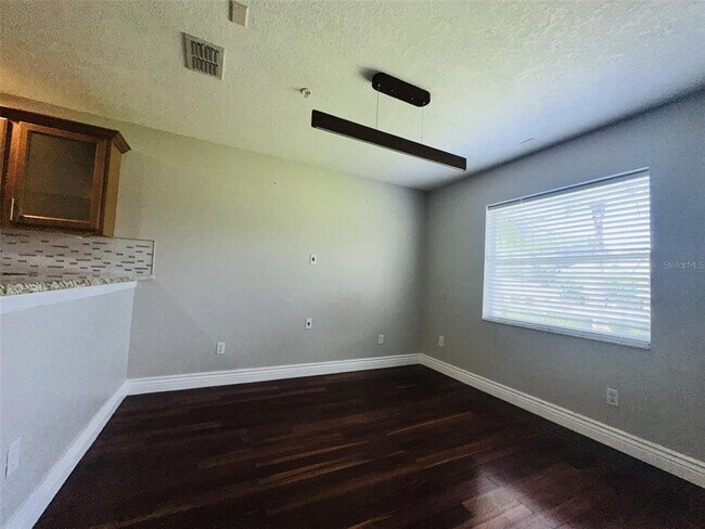 Building Photo - 200 Sterling Springs Ln