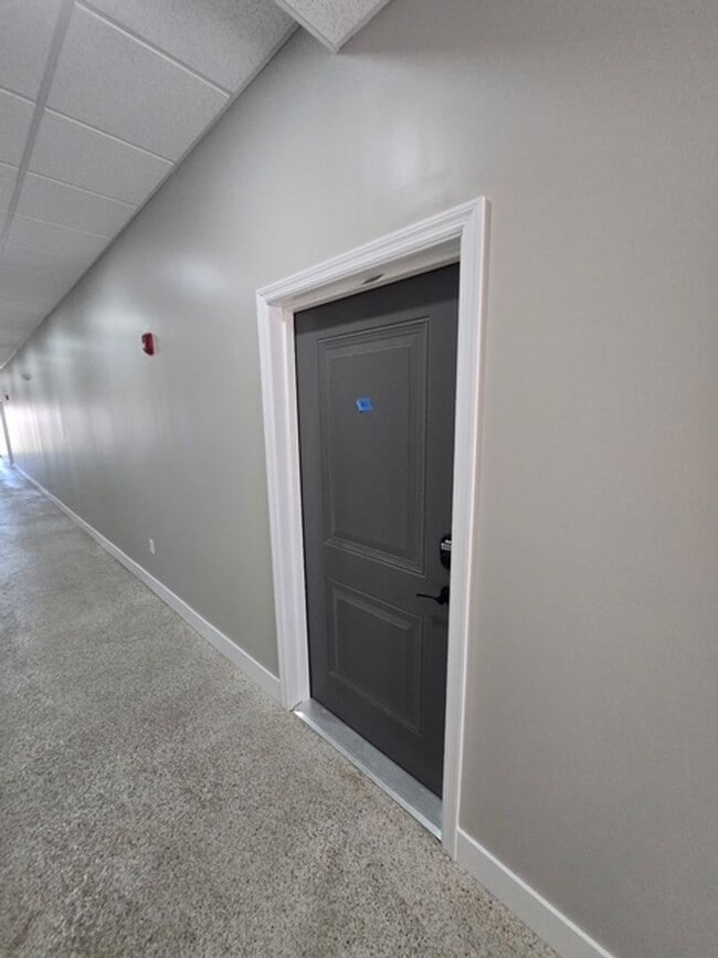 Building Photo - 403 McFarland St