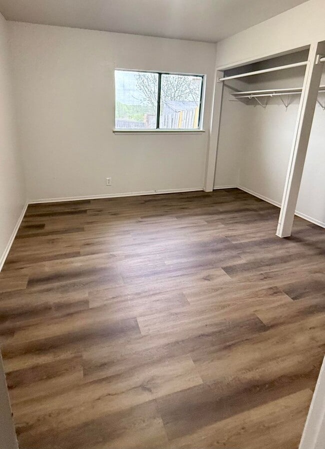 Building Photo - 8416 Dixon Ridge Dr