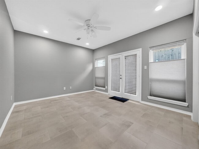 Building Photo - 1978 Indiana St