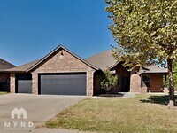 Building Photo - 11029 NW 8th St