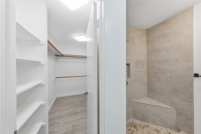 Building Photo - 2303 Keyhole Ln