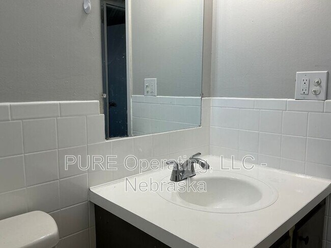 Building Photo - 4420 S 25th St