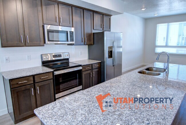 Building Photo - 959 W 540 S