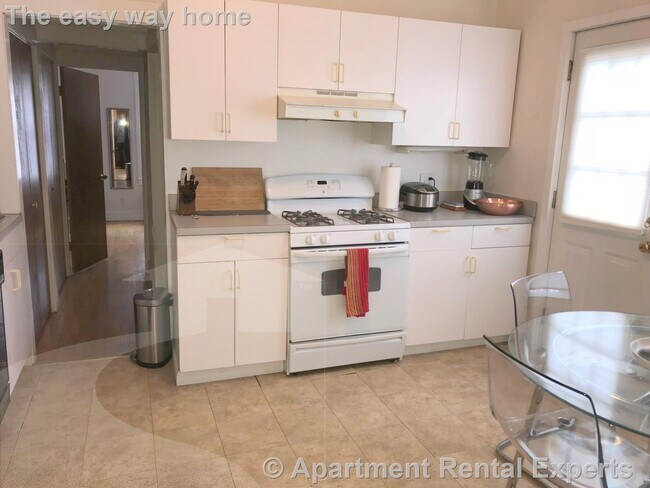 Building Photo - 60 Sacramento St