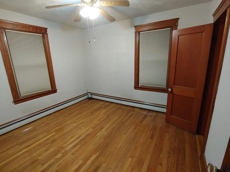 Building Photo - 18 Pearl St