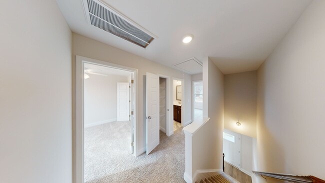 Building Photo - Spacious & Updated 3/2.5 Home Near Fort Ca...