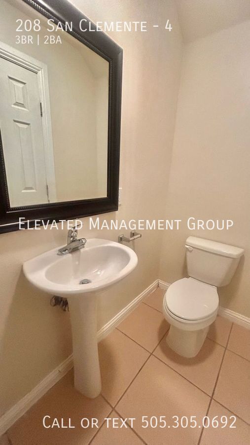 Building Photo - 208 San Clemente Ave