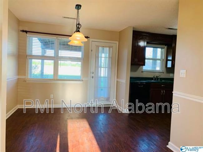 Building Photo - 218 Maddux Ct