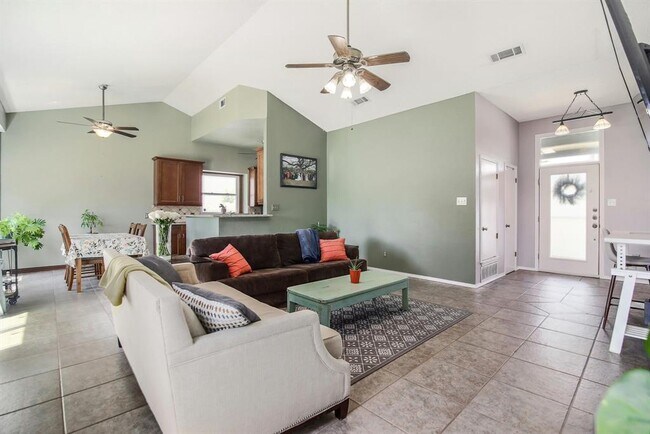 Building Photo - 709 Sapling Cove